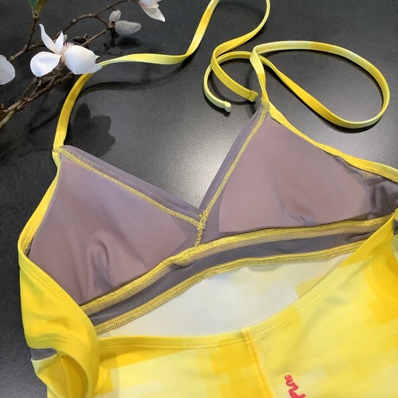 Under Armour Yellow Pixel Ombré Athlettic Tankini Swimsuit Top Halter Tie Dye - Picture 3 of 14